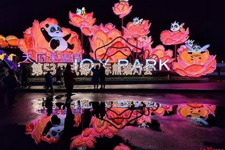 梦见老鼠在家里乱窜是什么意思