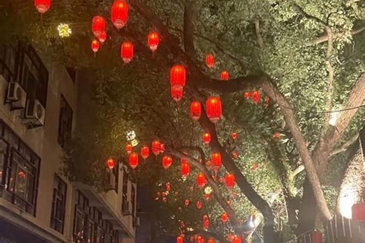 梦见自己腿脚不便