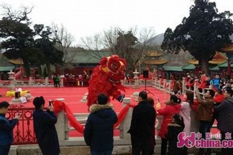 全国各地是如何在清明节这天扫墓的？