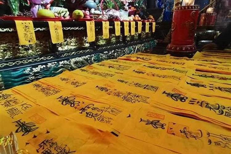 黑八哥进家里预兆什么？