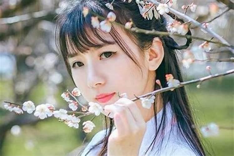 贵人运旺盛的女人手相 贵人助力财富上涨快？