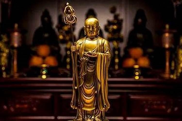 八字财印过重,说明父母都是非常富有