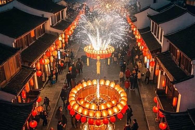 81年属鸡人在2025年的全年运势