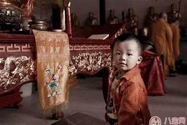 梦见前女友给我买衣服袜子内裤的预兆