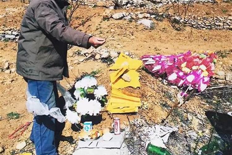 梦见活着的表妹死了是什么意思
