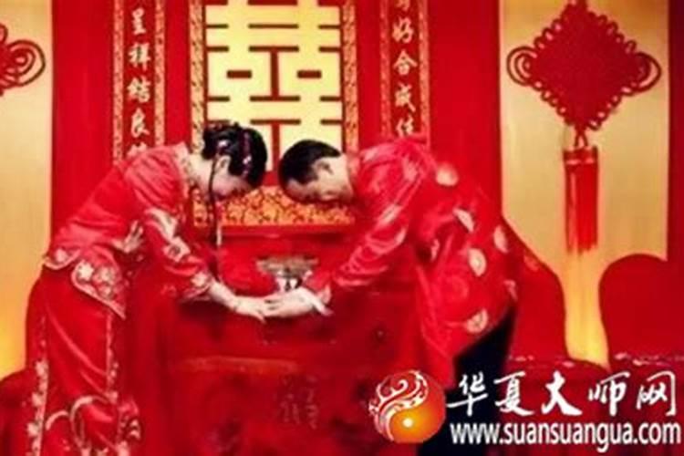 ...晚上集中精神念一小时阿弥陀佛(白天要上班)求姻缘。