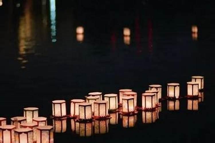 中元节上坟带什么贡品 中元节上坟摆什么贡品的呢
