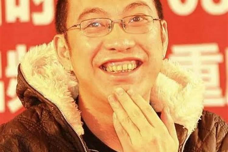 请问现在很火的宁财神是哪国人？是中国人吗？