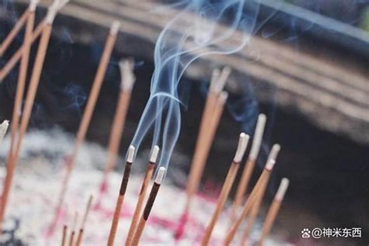 大家好请问八月十五烧香烧几根,几点开始烧,