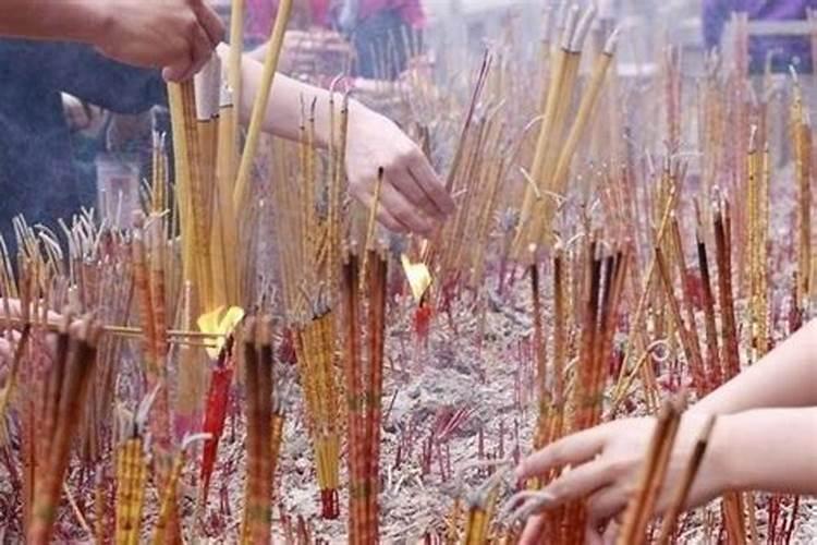 中秋节的香可以上在供台上吗？