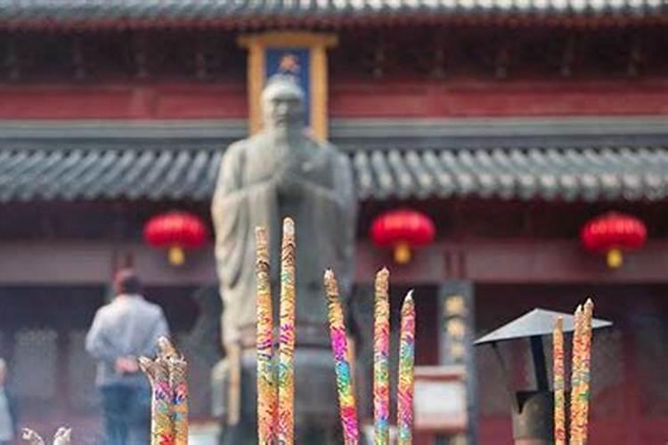 梦见和死去的亲人一起吃饭的预兆