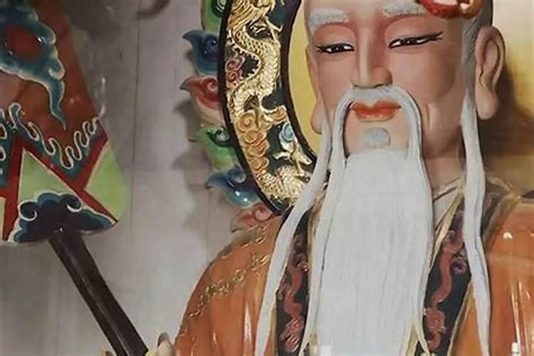 属虎本命年过年家里挂什么属虎本命年做哪些事情对运势有帮助