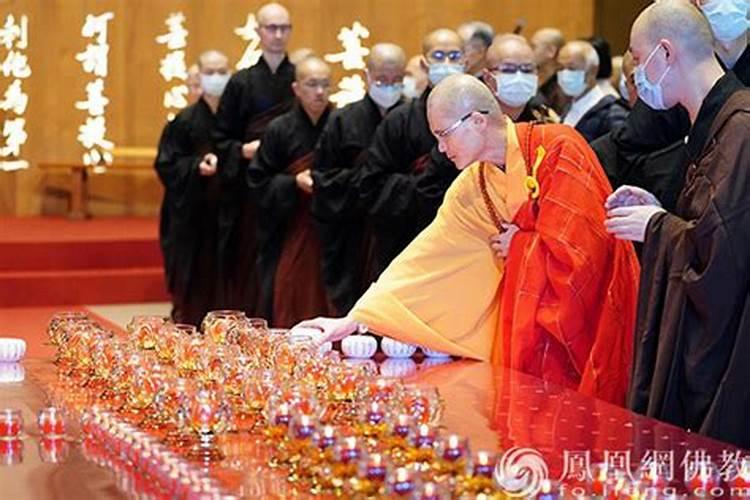 梦见给未过世的妈妈上坟的预兆