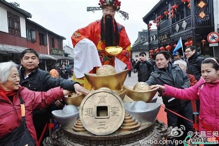 2010年虎年本命年女生应注意佩戴什么？