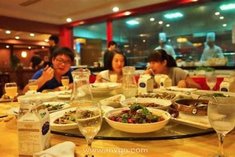 梦见吃饭吃肉是什么意思周公解梦