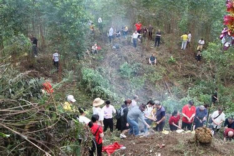 清明可以上两个坟地嘛