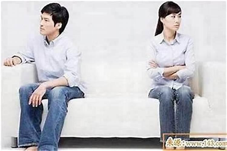 生肖鼠和蛇在一起对谁不利？