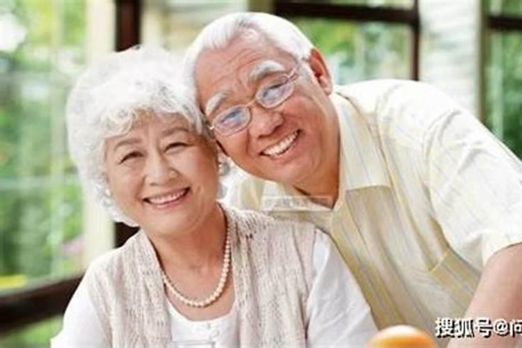 立夏即将来临,中老年人务必留意的“1不走,2不坐,3不碰,4要吃”都是...