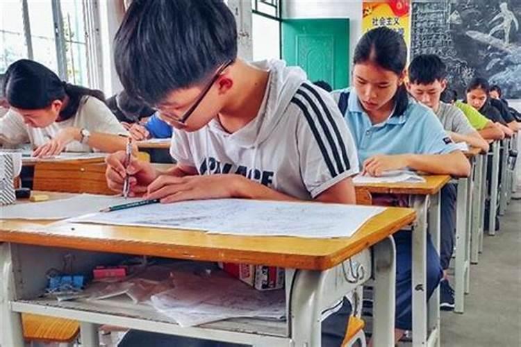 梦到考试成绩差是什么意思