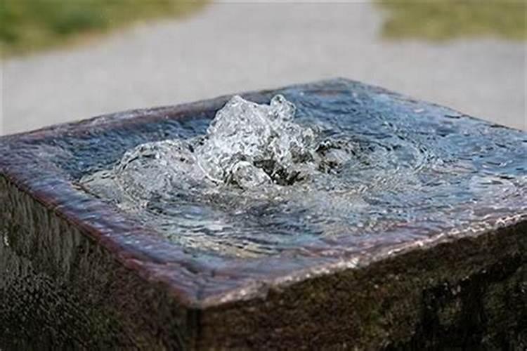梦见水井满了水往外流