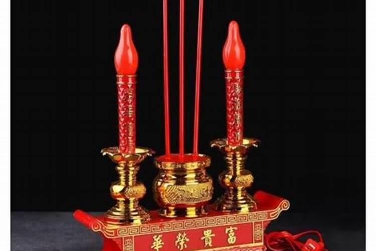 店里供财神烧香烧几根