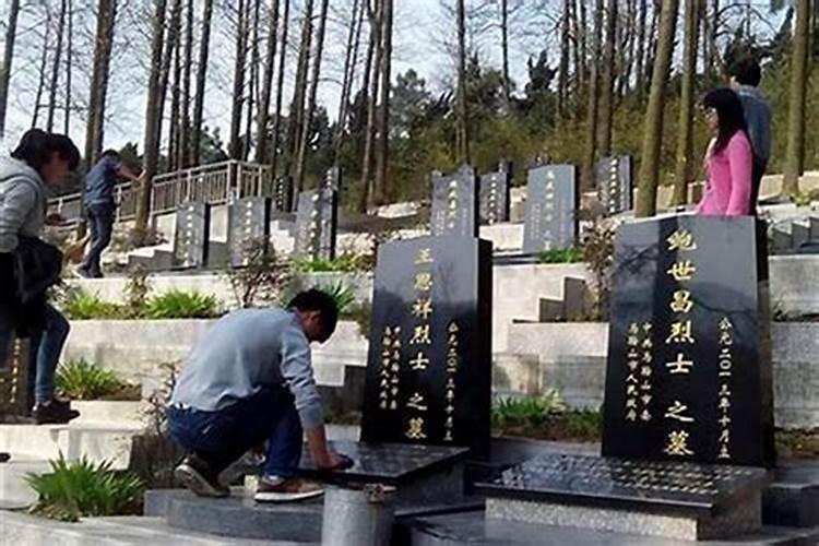 属蛇命大富大贵的三大出生日