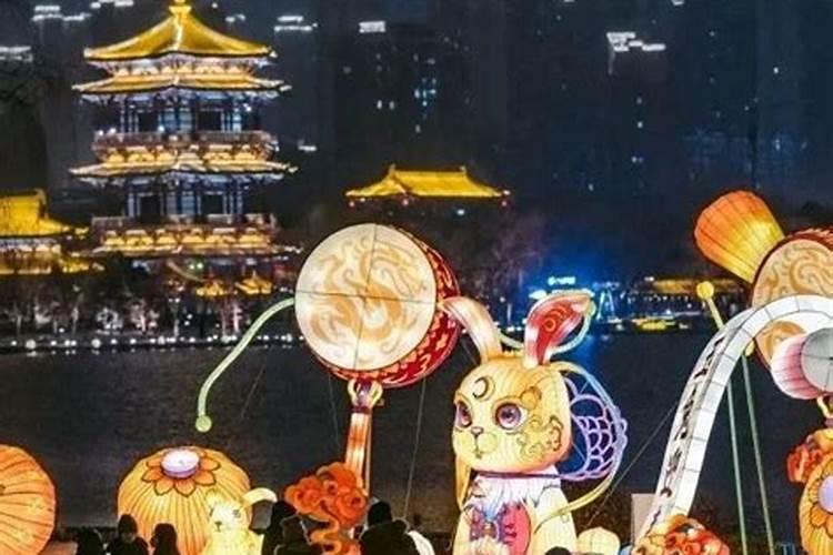 大庙里当小和尚还是小庙里面当大和尚？