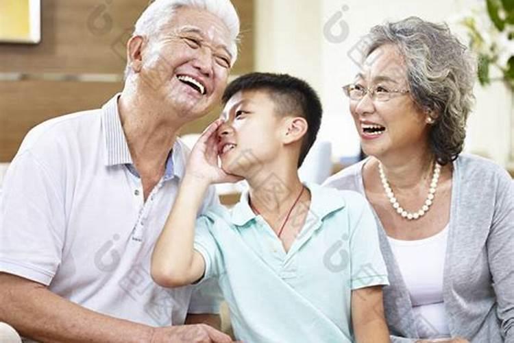 马上就要喝药引产我的宝宝了,宝宝对不起,妈妈亲手杀了你,等我三年,到...