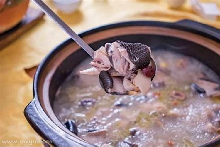 梦见吃蛇肉是什么意思