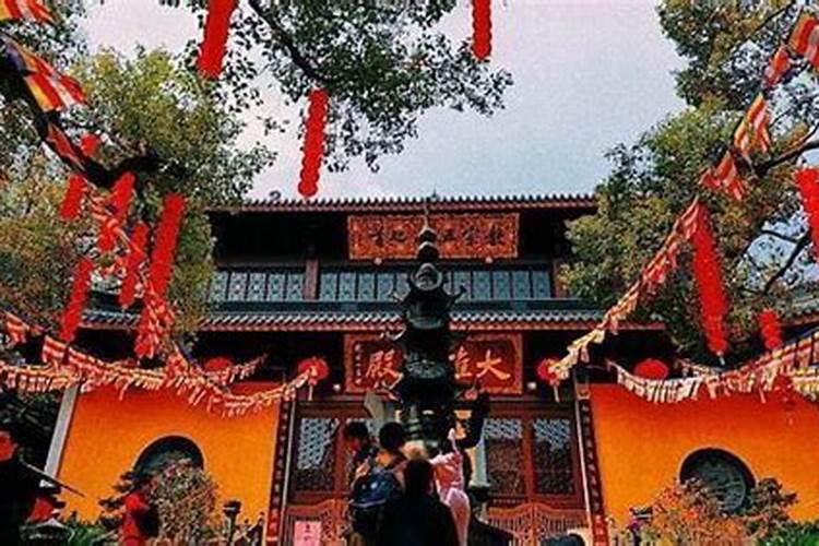 为亡灵超度,进出寺庙时该说些什么？