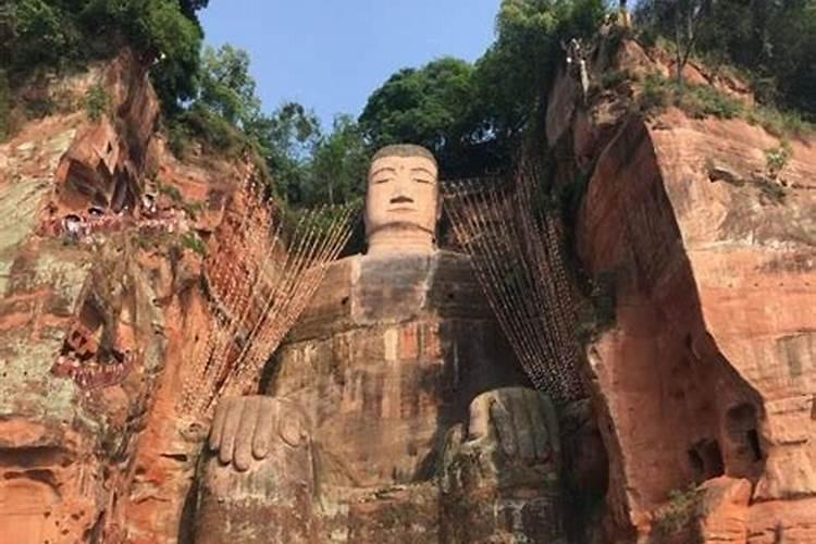 乐山大佛的身体能爬吗 能踩乐山大佛吗