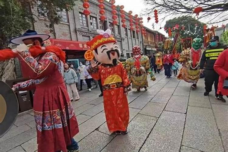 狗犯冲的四个属相