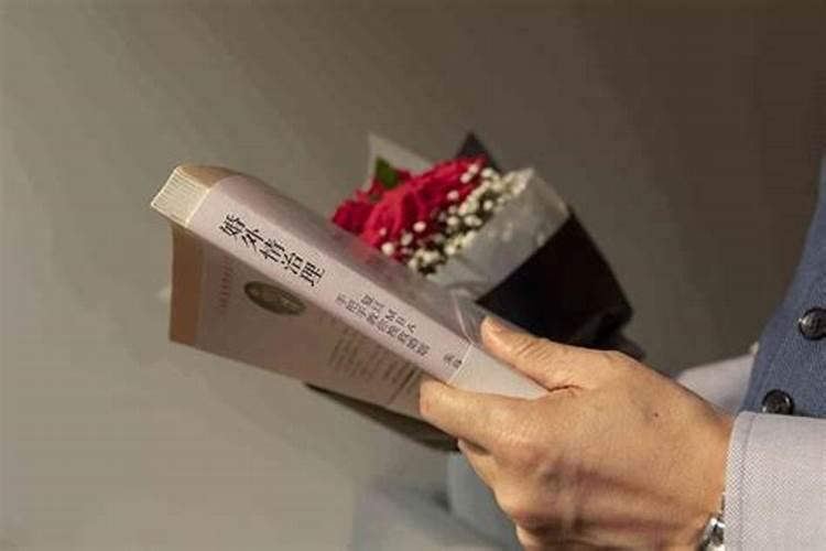 出轨男人会得到啥报应？出轨十年的男人被离婚
