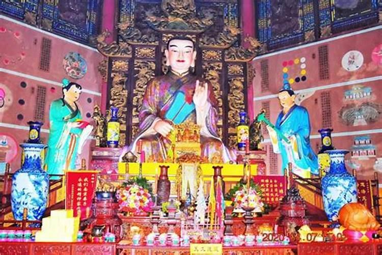 农历三月十五出生的男孩命运今日五行缺火周易取名