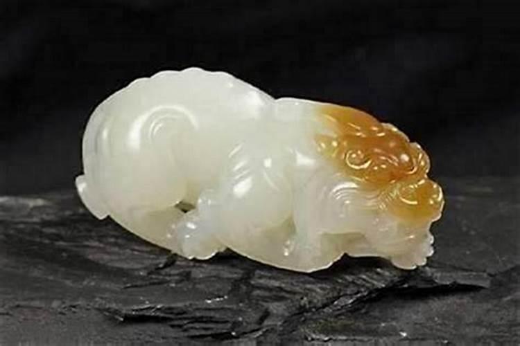 虎年本命年带什么吉祥物转运 黄水晶化解损财？