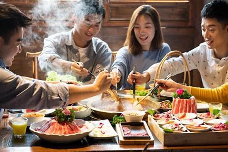 梦见街上好多人是什么意思
