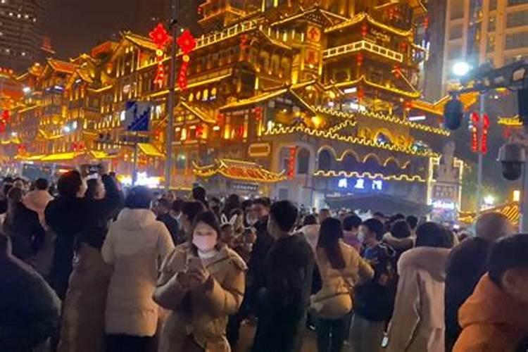 怎样做去世的老人保佑子孙
