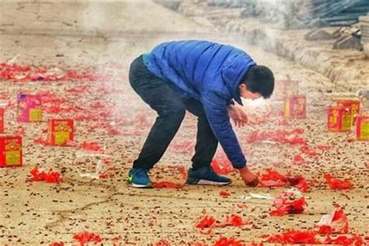 三种感情不顺易招小人的嘴型