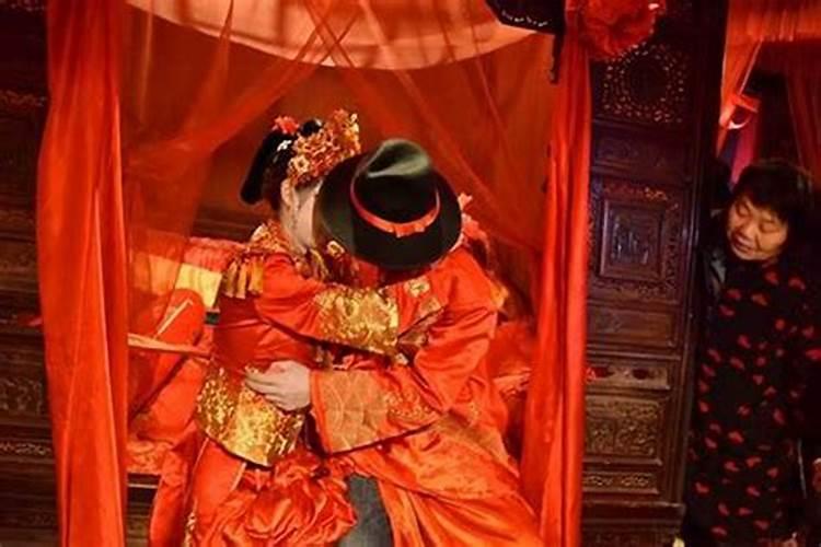 男方要女方的生辰八字,书写格式怎样？来一个样本。