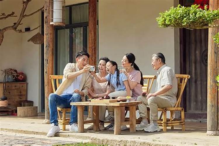 2025属蛇本命年运势怎么样女
