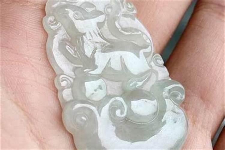虎年能不能戴玉石的