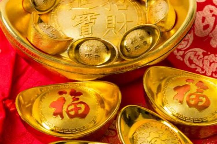 中元节上坟用什么烧钱中元节祭祀烧纸钱和烧香要讲究什么