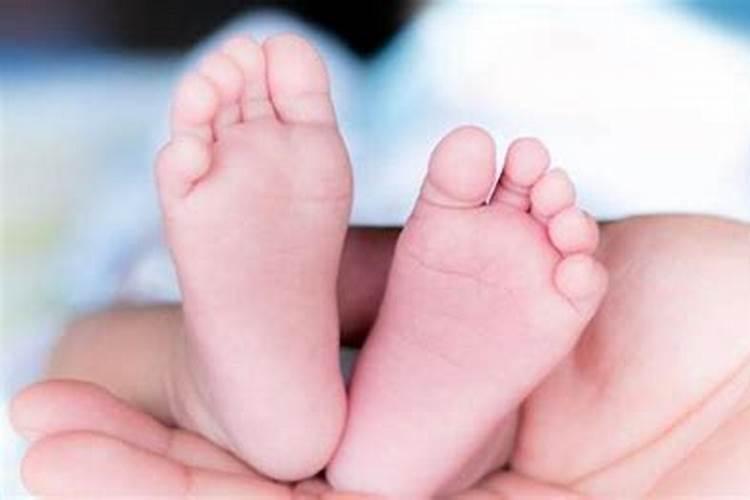 男蛇正月初一生日,女蛇正月初四生日,两人能相配婚姻吗？