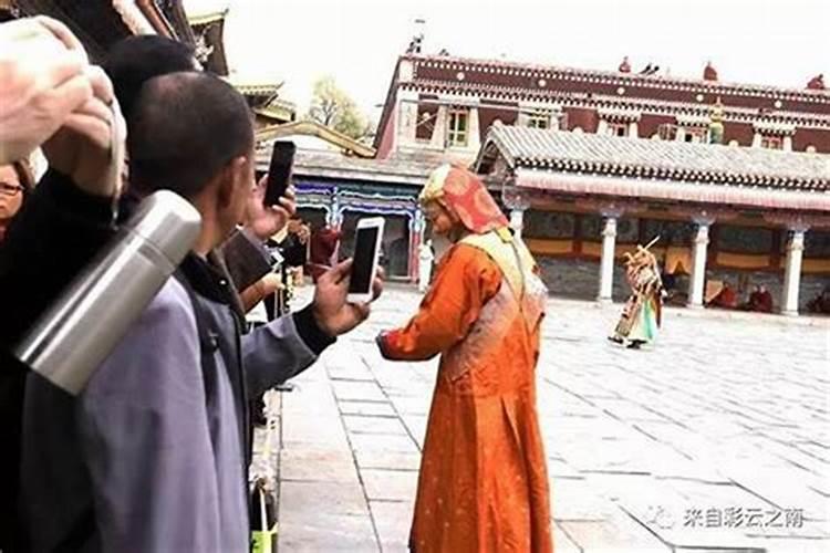 为什么怀孕了埋人时让拿擀面杖？