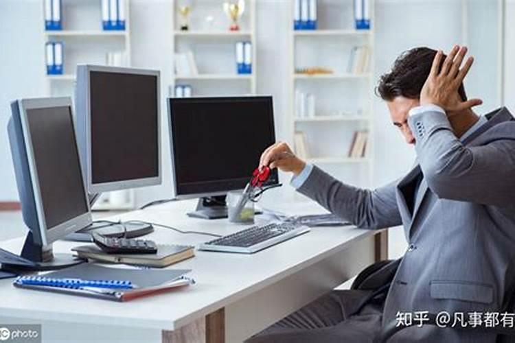 梦见与去世的舅舅说话的预兆