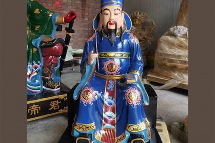 女人梦见吃喜宴丢了鞋子是啥意思？