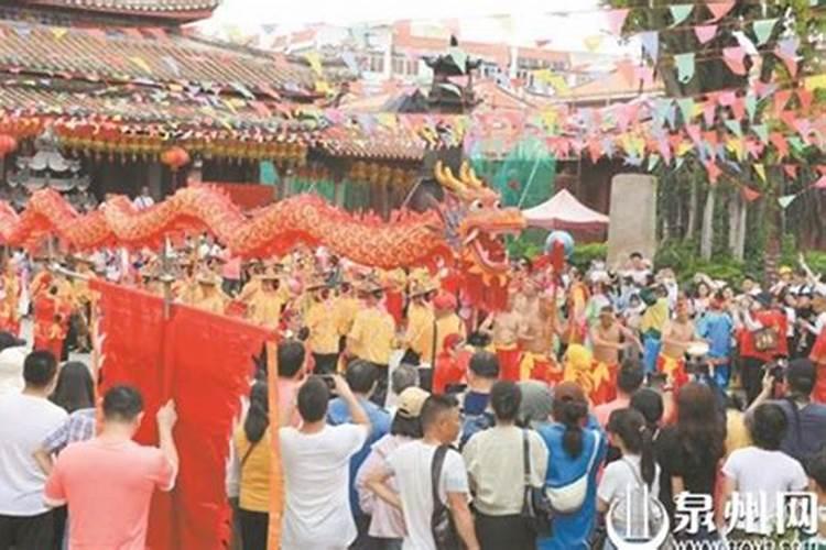 出生于82年阴历10月初9,阳历是多少？命运怎么样