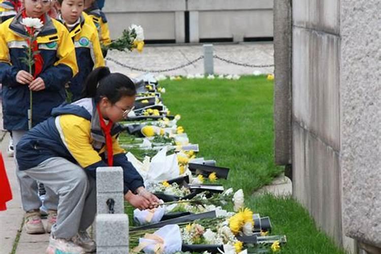 请帮我详细算一下,我是农历1985年2月30日中午出生