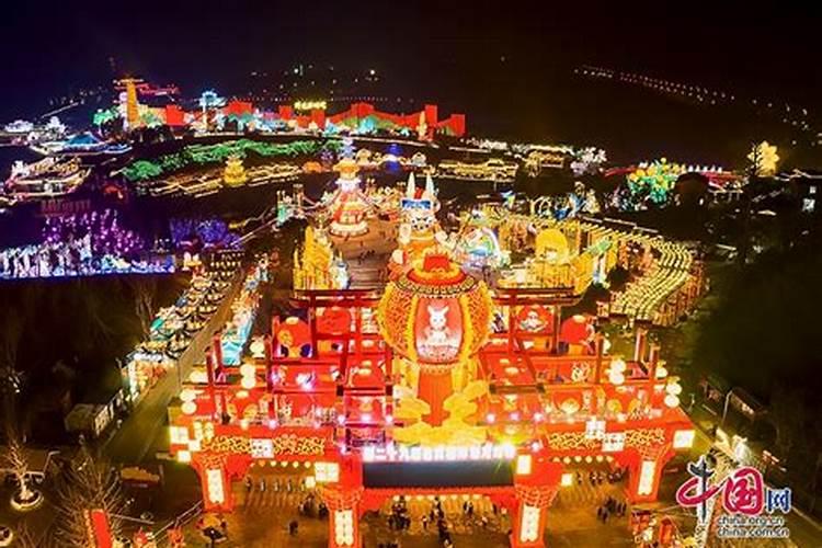 自贡灯会卖学生票和老年票吗？过了元宵节看灯也是全部开灯吗？
