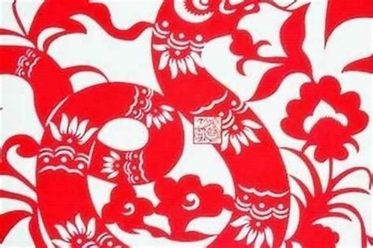 猪年属77年7月蛇人的运势,1977年属蛇年7月生运势